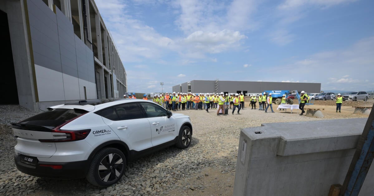 Volvo transmits thousands of people and pushes to America Volvo transmits thousands of people and pushes to America