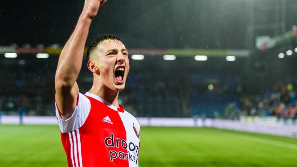 Róber Boženík sa teší z víťazného gólu Feyenoordu na umelom trávniku v Zwolle