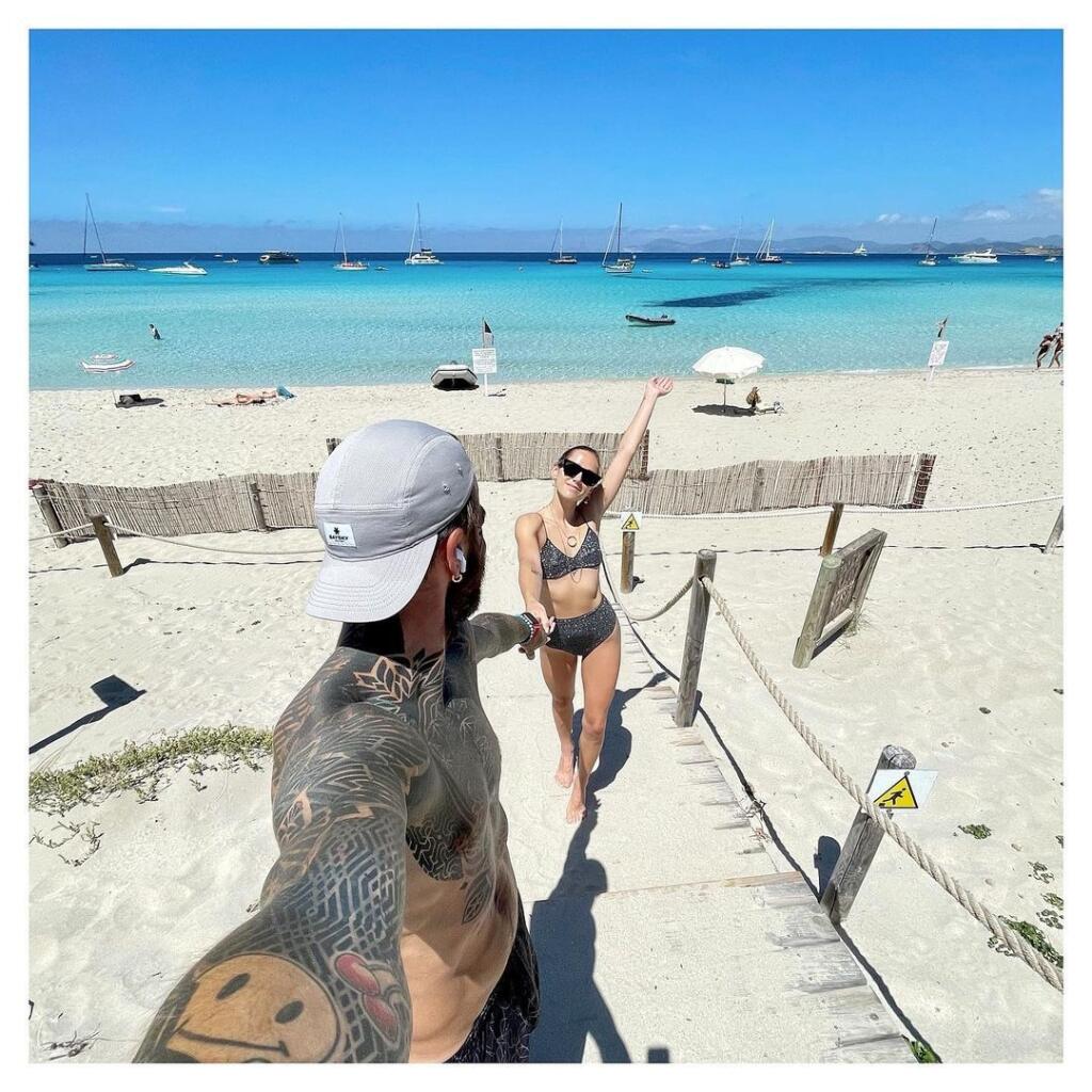 Emma Drobná a Filip Šebo si zamilovali Ibizu.