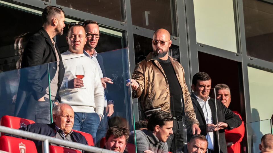 Takto si užívali minulú sezónu VIP v Trnave Kmotrík mladší, vtedy ešte športový riaditeľ klubu Richard Trutz a ďalší.