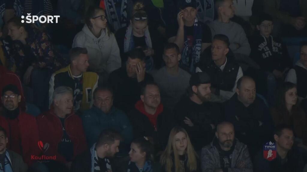Finále sledovala aj úderka zo Spartaka Trnava. Na tribúne nechýbali Roman Procházka, Martin Škrtel, Martin Mikovič či Alex Iván.