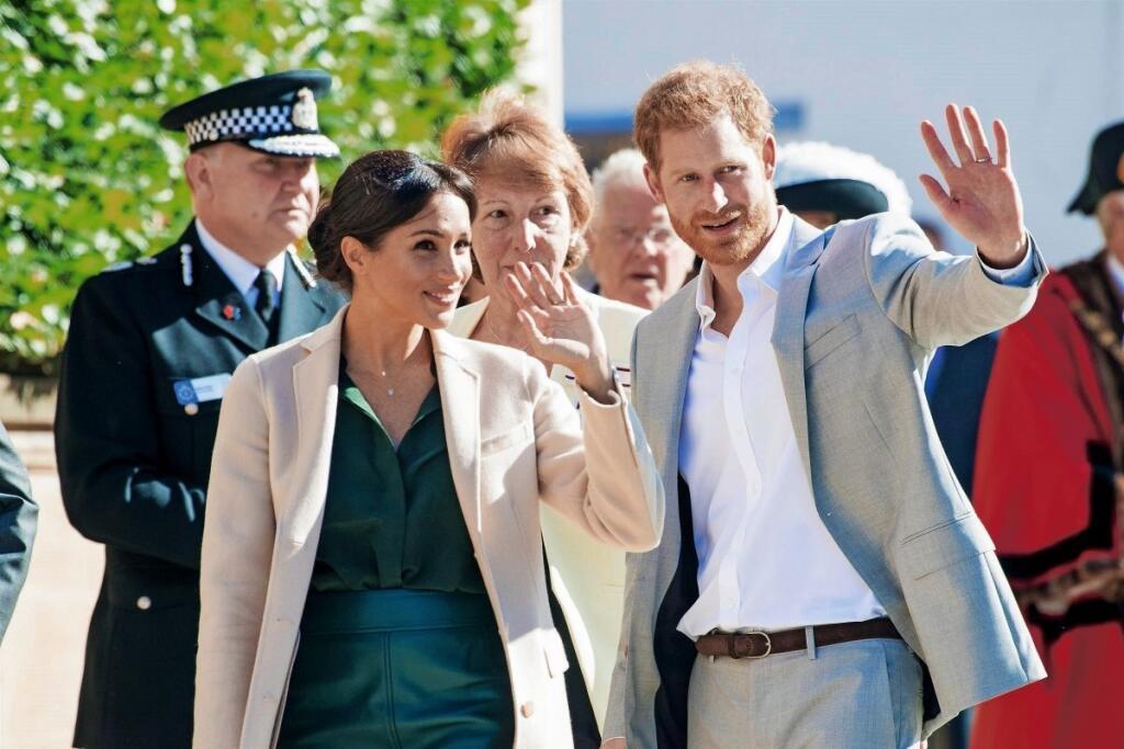 Meghan a Harry čakajú dievčatko.