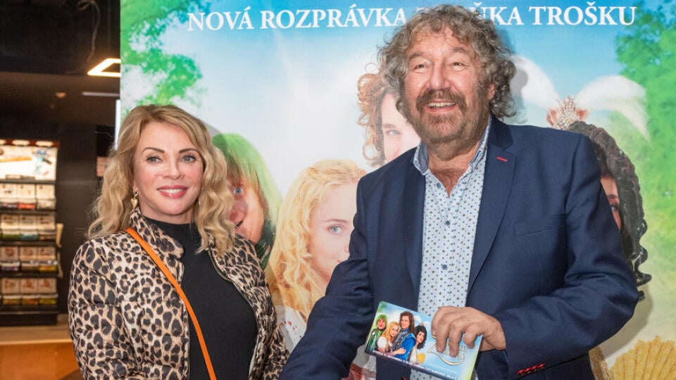 Herečka Zdena Studenková prekvapila režiséra Zdeňka Trošku, ktorý ju nečakal.