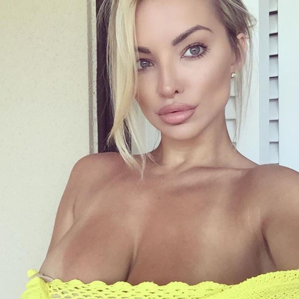 Lindsey Pelas