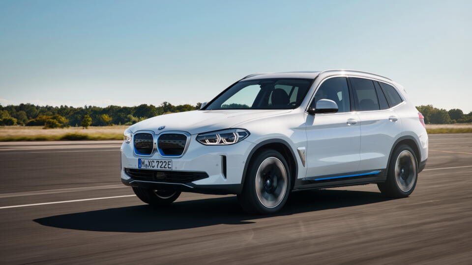 BMW iX3.