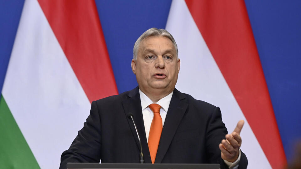 KK26 Budapešť - Maďarský premiér Viktor Orbán hovorí počas výročnej tlačovej konferencie 21. decembra 2022 v Budapešti. FOTO TASR/AP
Hungarian Prime Minister Viktor Orban speaks during a yearender international press conference in the government headquarters in Budapest, Hungary, Wednesday, Dec. 21, 2022. (Szilard Koszticsak/MTI via AP)