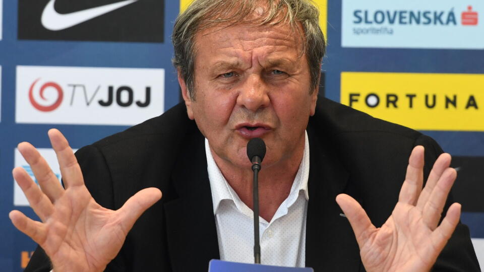 SR futbal reprezentácia Kozák TK tréner odchod BAX