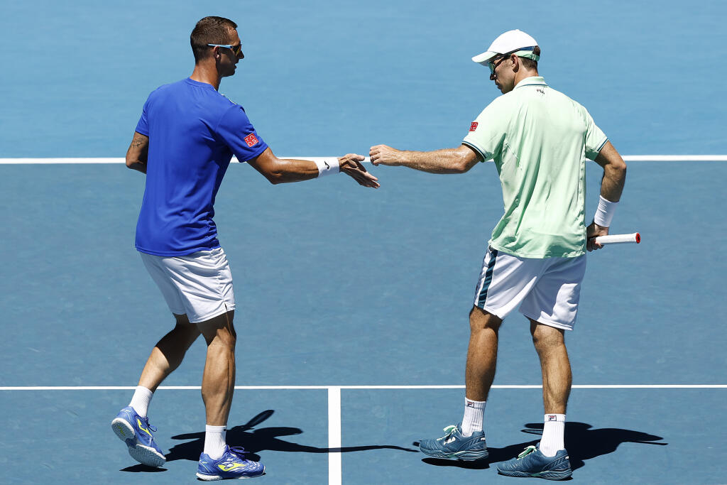 Filip Polášek a John Peers na Australian Open 2022.