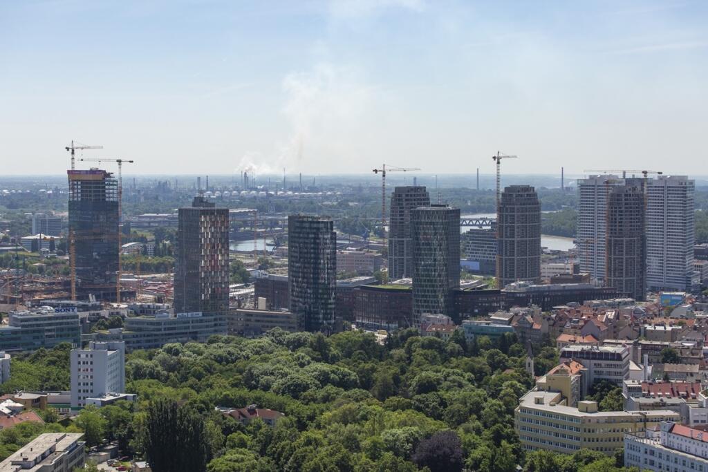 SR Bratislava výhľad NBS mesto BAX