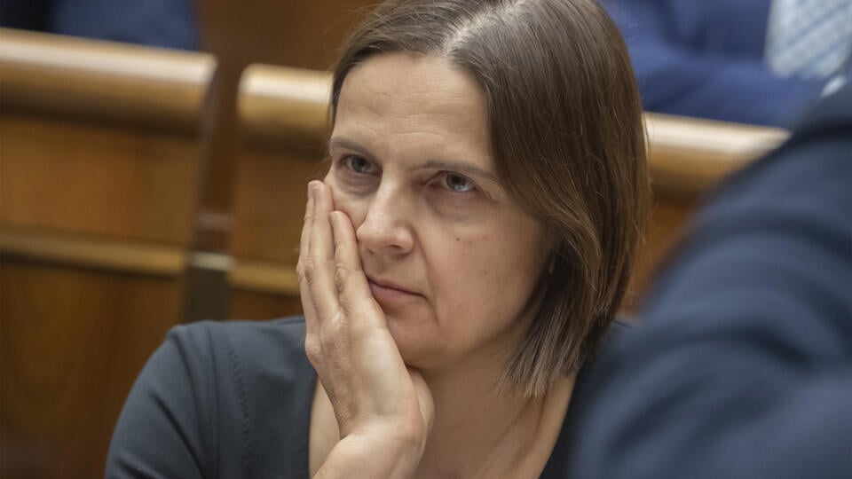 Na snímke poslankyňa NR SR Mária Kolíková (SaS) počas rokovania mimoriadnej 79. schôdze parlamentu SR k návrhu na vyslovenie nedôvery vláde 8. decembra 2022 v Bratislave. FOTO TASR - Martin Baumann