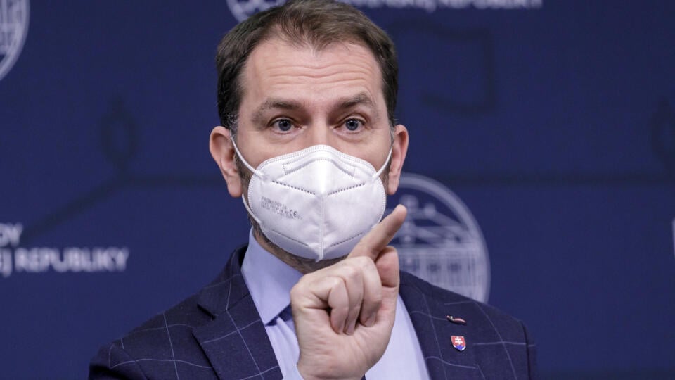 Na snímke podpredseda vlády a minister financií SR Igor Matovič počas tlačového brífingu na tému Sputnik V, dosť bolo klamstiev v Bratislave 15. apríla 2021. FOTO TASR - Dano Veselský