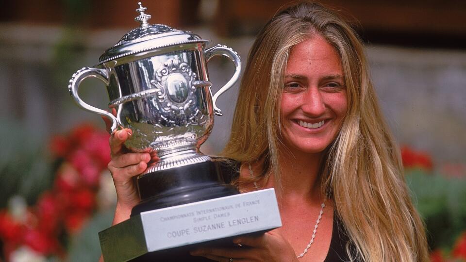 Mary Pierceová s trofejou z Roland Garros.