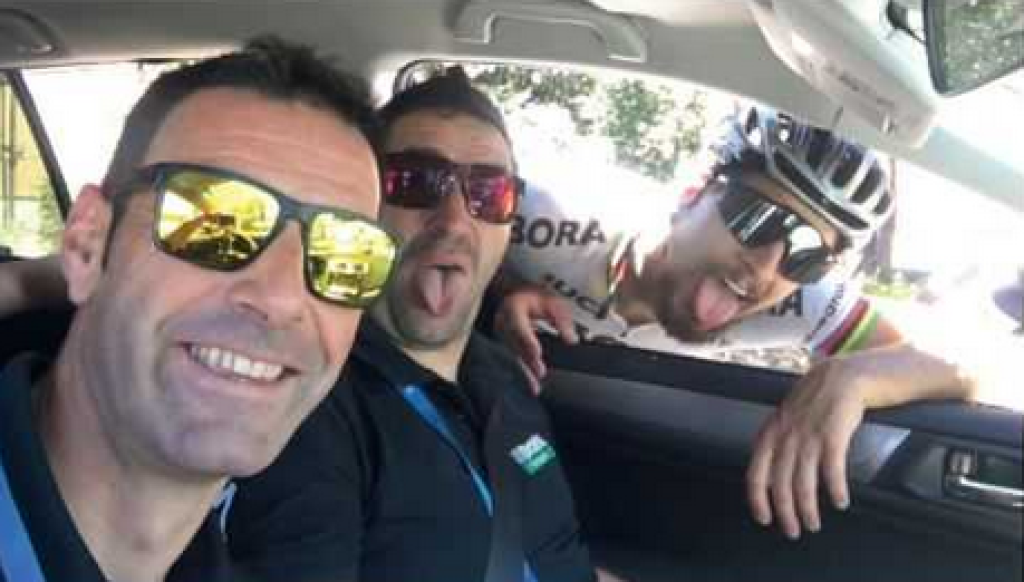 Peter Sagan vzdal hold aj svojmu trénerovi Patxovi Vilovi, ktorý stal pri Tourminátorovi od roku 2015.
