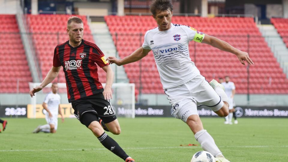 Sledujte ONLINE zápas 7. kola najvyššej slovenskej futbalovej súťaže medzi domácim Spartakom Trnava a hosťujúcim ViOn-om Zlaté Moravce. V tomto zápase si to rozdajú tabuľkoví susedia zo 6. a 7. miesta.