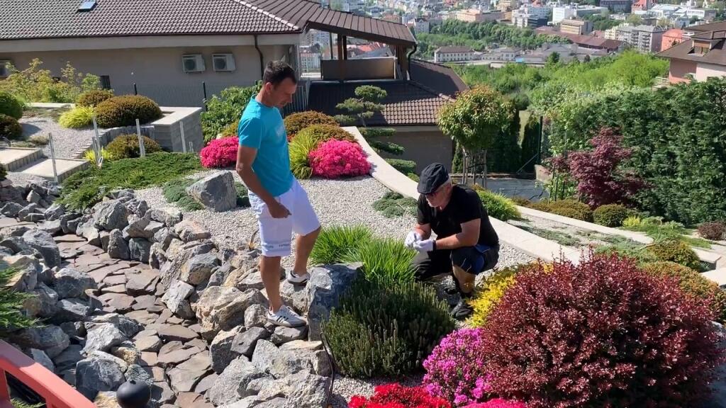 Hrbatý ukázal čitateľom portálu Šport24.sk záhradu svojho rodinného domu na bratislavskej Kolibe, ktorá je navrhnutá v orientálnom štýle.