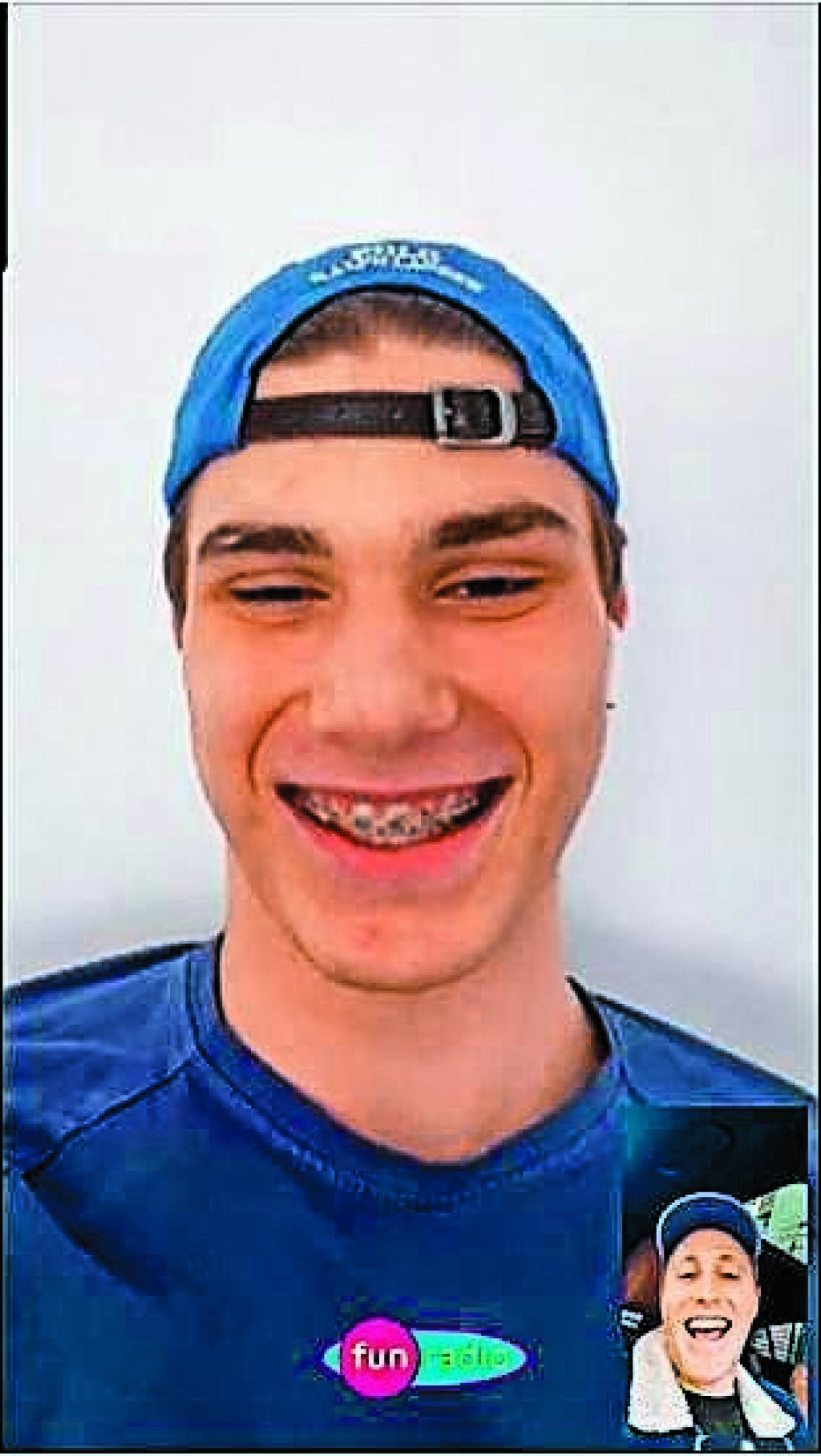 Jeho strojček už bol rozoberaný aj vo videu so Sajfom. Juraj je veľký srandista, takže si s moderátorom veľmi sadli. Mladý hokejista prezradil aj to, ako by vyzeral, keby mu puk vrazil do strojčeka.