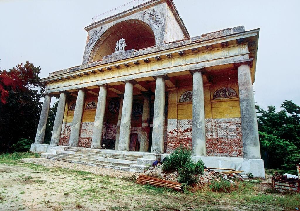 Lednicko-valtický areál, Lednice, európsky park, Apolónov chrám
foto : Ján Dzúr
uverejnené Šarm 35/2006
pôvodný súbor:lednice7.eps