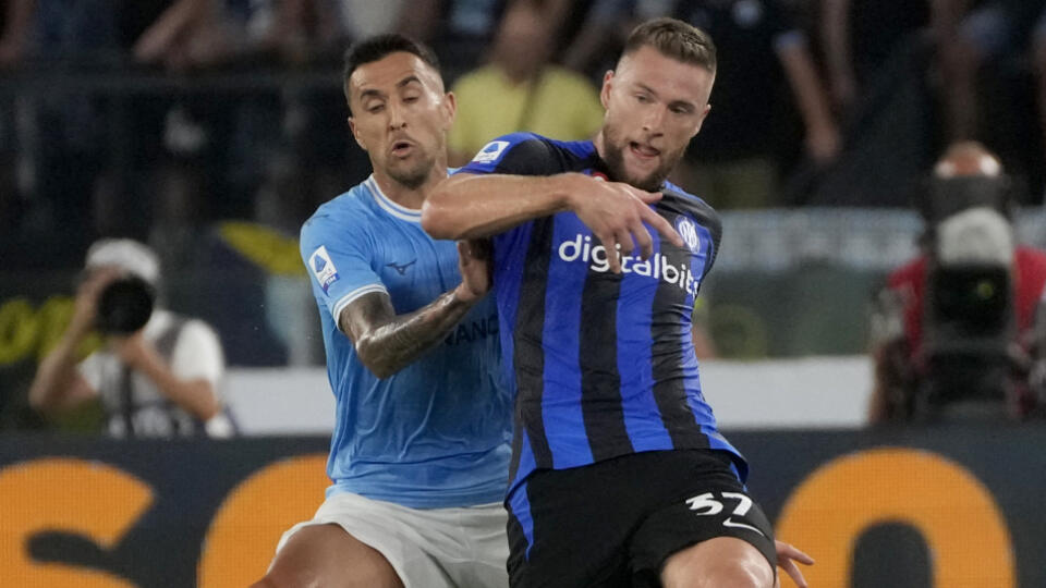 Zakotví Milan Škriniar po sezóne v Barcelone?