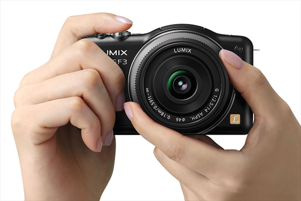 Lumix GF3: Kompakt so zrkadlovkovými ambíciami