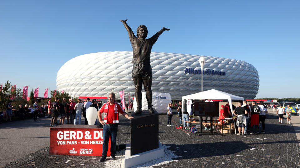 FC Bayern MÃ¼nchen v Bayer 04 Leverkusen - Bundesliga