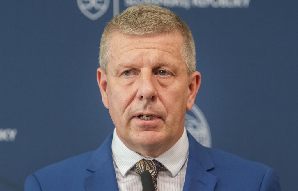 Na snímke minister zdravotníctva SR Vladimír Lengvarský (nominant OĽaNO) počas tlačovej konferencie po rokovaní 104. schôdze vlády SR 21. septembra 2022 v Bratislave. FOTO TASR - Martin Baumann