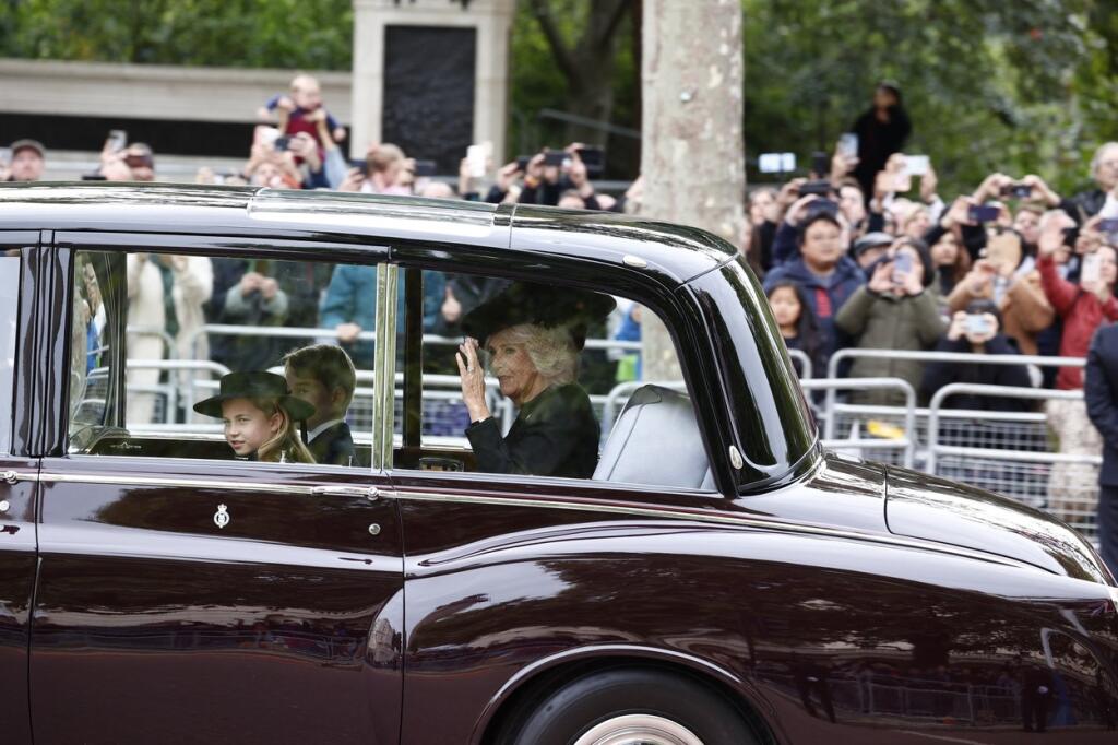 S prababičkou sa lúčia aj princ George a princezná Charlotte.