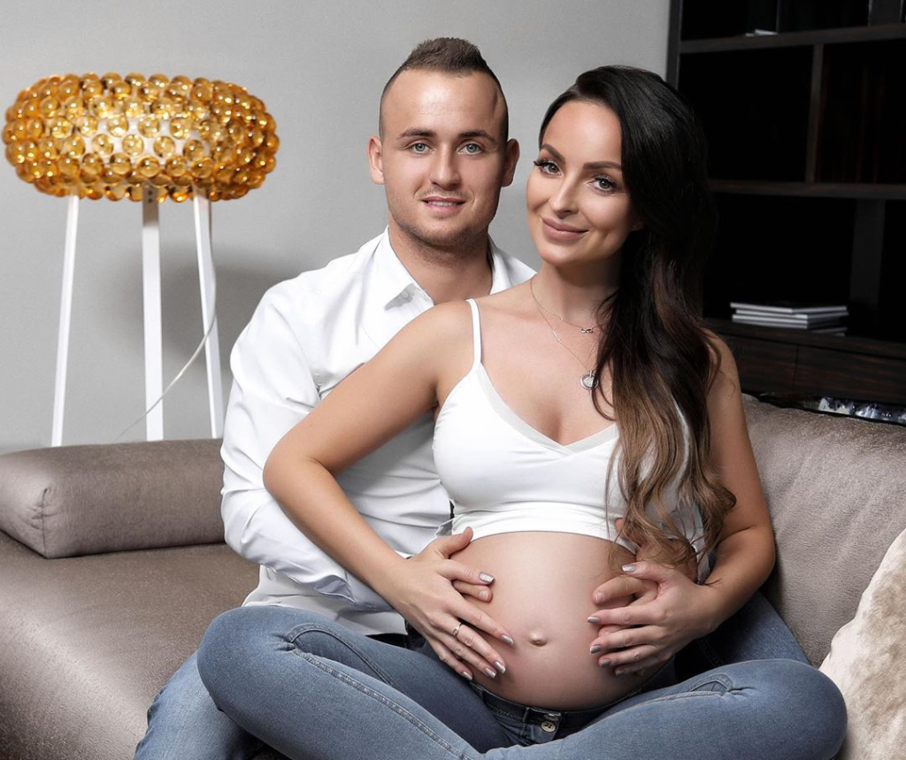 Stanislav Lobotka sa stal hrdým otcom na začiatku tohto roka. Twiinska Daniela Nízlová mu porodila dcérku Lindu.
