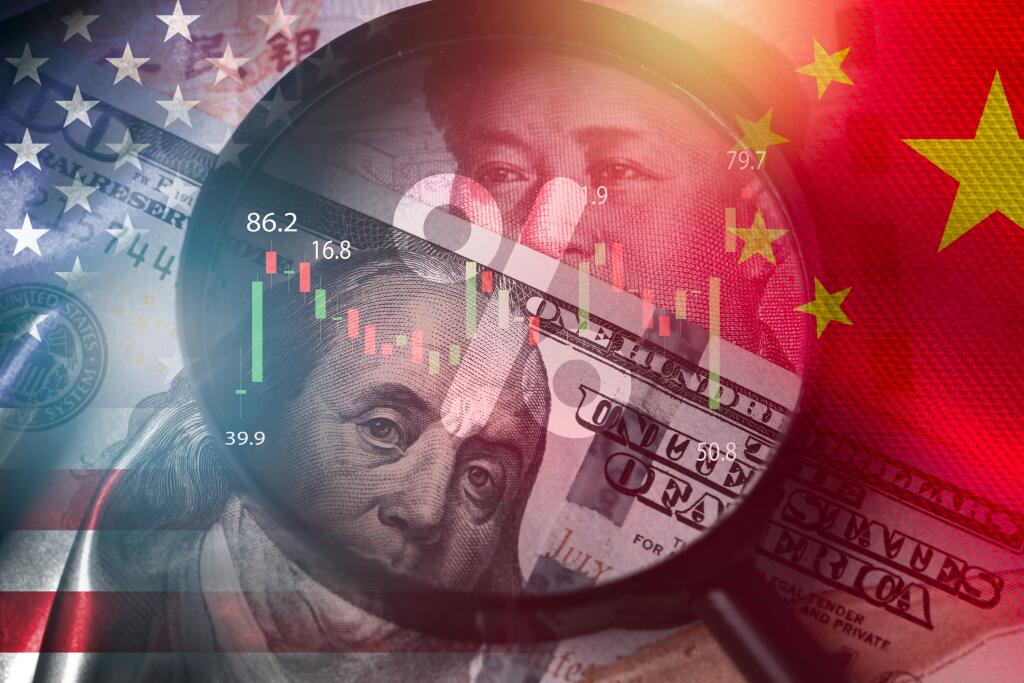 Magnifier,Glass,Focus,On,Usd,Dollar,And,Yuan,Banknote,With