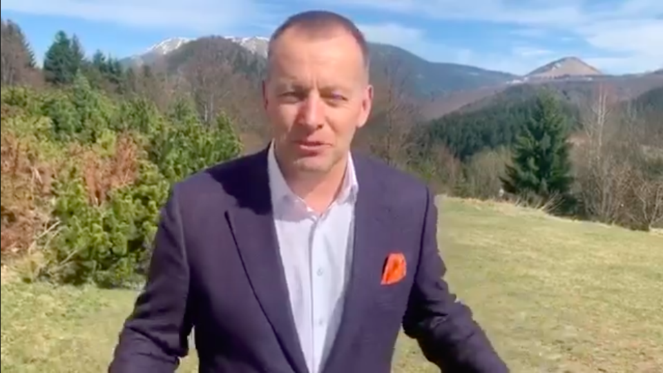 Predseda parlamentu Boris Kollár sa aktuálne teší z jedenáste dieťatka, no zároveň musí vysvetľovať, ako to bolo s jeho diplomovou prácou...