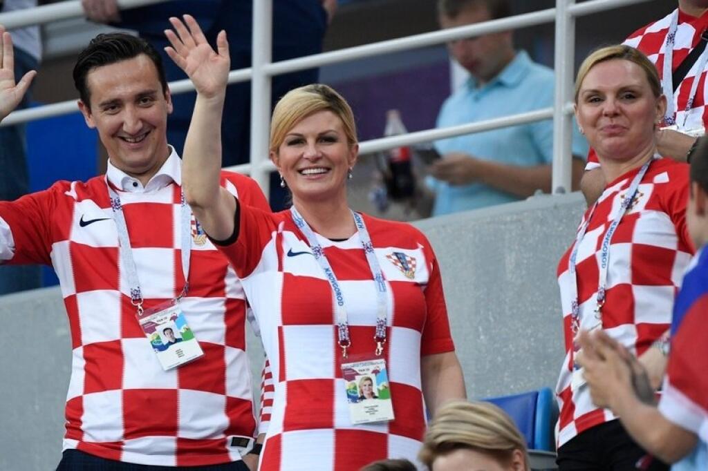 „Futbal je pre mňa láska, pýcha. Futbal pre mňa znamená jednotu a patriotizmus,“ hovorila chorvátska prezidentka pred dvomi rokmi, po osemfinálovom zápase s Dánskom, keď Chorváti zvládli jedenástkový rozstrel a postúpili, gratulovala futbalistom „Vatreni“.