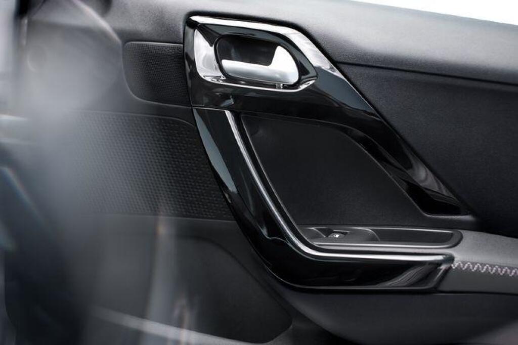 TREND test Peugeot 208 1,6 Vti Allure