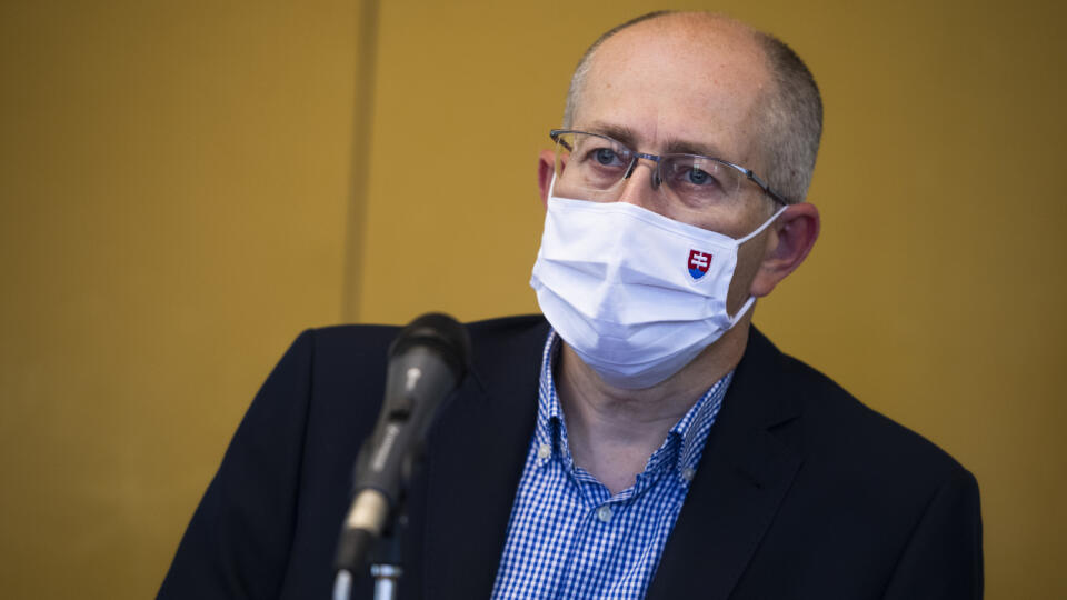 Na snímke predseda Výboru NR SR pre hospodárske záležitosti Peter Kremský počas 1. schôdze Komisie pre energetiku pri Výbore NR SR pre hospodárske záležitosti v Bratislave 24. júna 2020. FOTO TASR - Jaroslav Novák