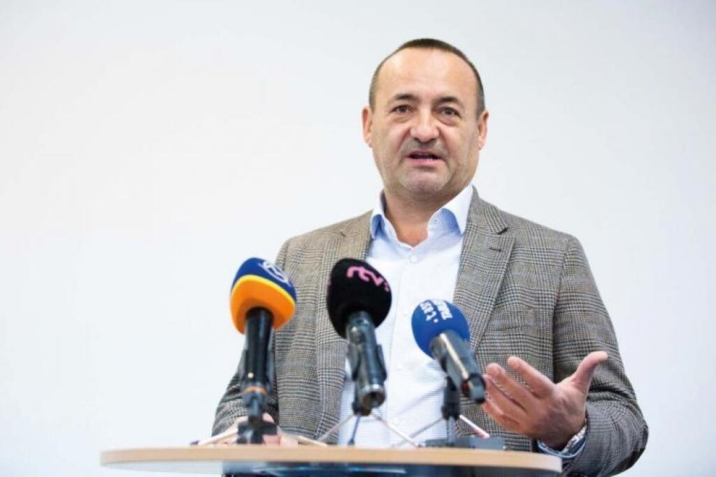 Chýbajúcich lekárov hľadajú v štyridsiatich okresoch