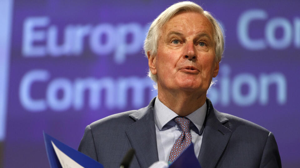 KK22 Brusel - Michel Barnier, vyjednávač Európskej únie (EÚ) pre brexit, hovorí počas tlačovej konferencie 24. apríla 2020 v Bruseli. FOTO TASR/AP
The European Commission's Head of Task Force for Relations with the United Kingdom Michel Barnier gestures as he speaks during a media conference at EU headquarters in Brussels Friday April 24, 2020. (AP Photo/Olivier Matthys)