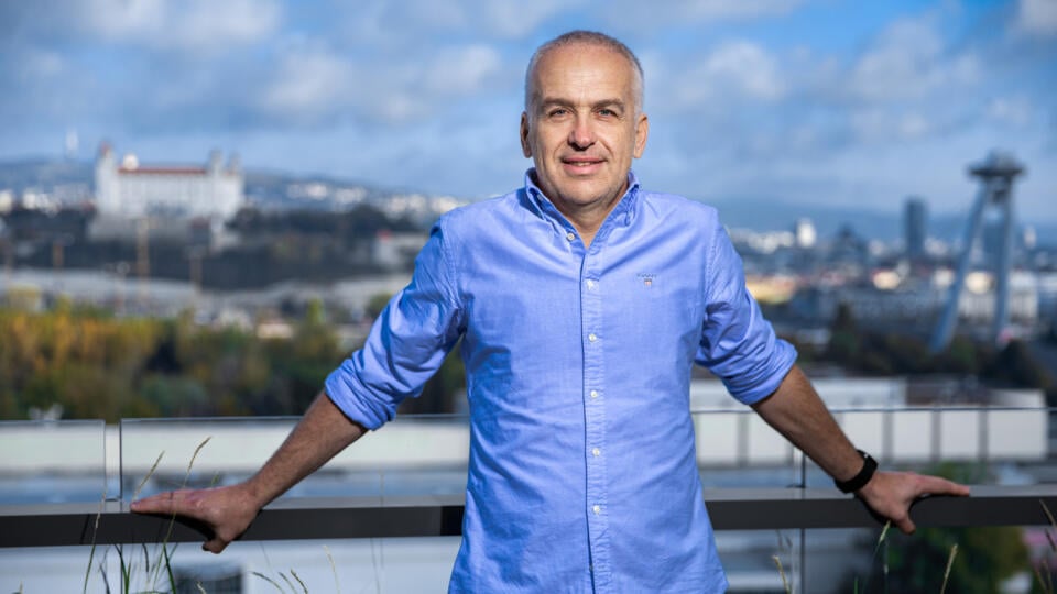 Developer Marián Hlavačka pri rozhovore v Bratislave.