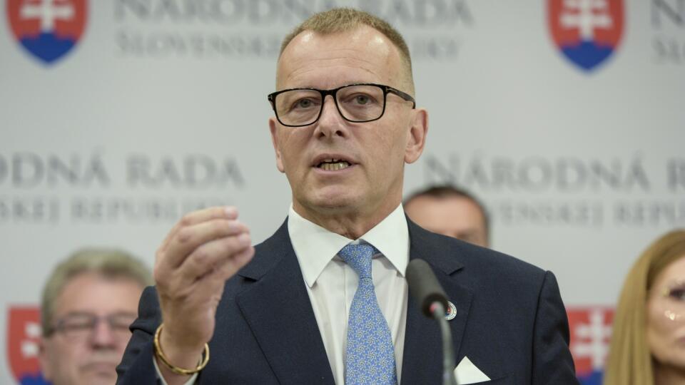 Na snímke predseda hnutia Sme rodina a predseda NR SR Boris Kollár počas tlačovej konferencie k mimoriadnej 96. schôdzi Národnej rady SR k jeho odvolávaniu z postu predsedu NR SR 4. júla 2023 v Bratislave. FOTO TASR - Pavol Zachar