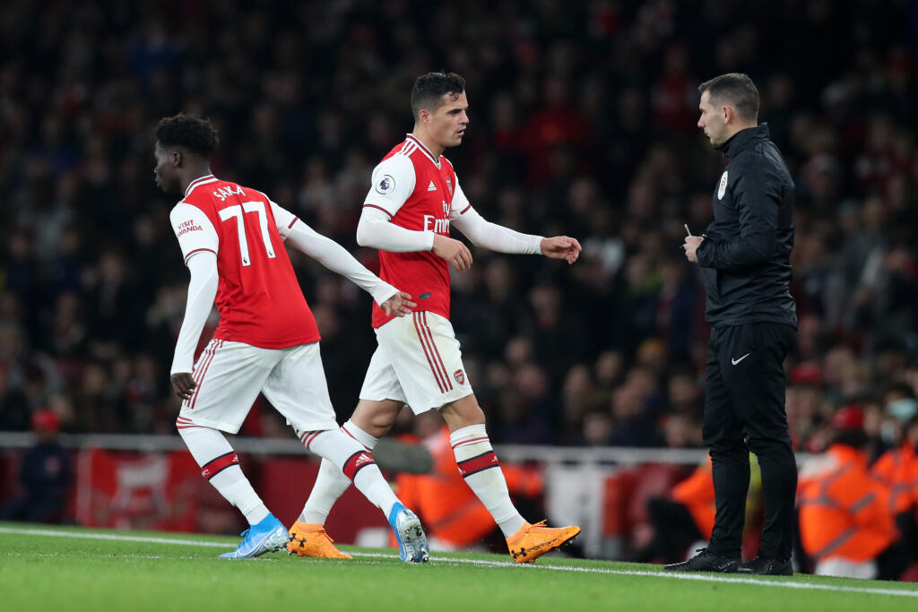 Švajčiarsky futbalista Granit Xhaka mieri späť do Nemecka.