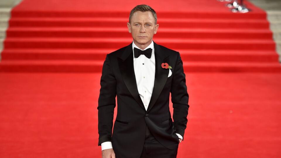 Daniel Craig stars ako agent 007 James Bond.