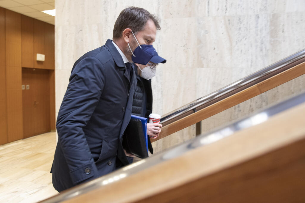 Zasadnutie vlády Slovenskejj republiky v čase zhoršenej situácie počas pandémie Covid - 19, kedy je opäť skloňovaný celoštátny lockdown. Na snímke je minister financií Igor Matovič.