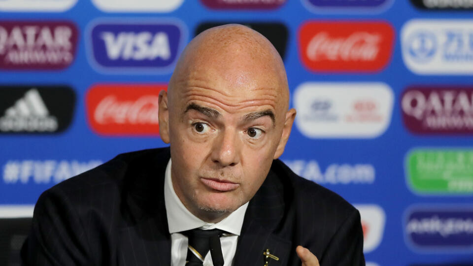 Prezident Medzinárodnej futbalovej federácie (FIFA) Gianni Infantino žiada celosvetový zákaz vstupu na štadióny pre páchateľov rasistických incidentov.