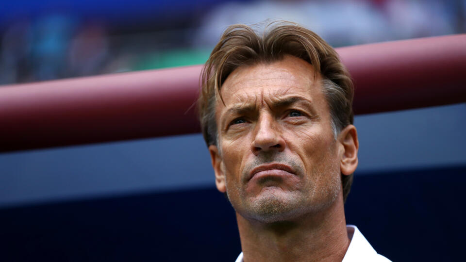 Hervé Renard nemal hviezdnu kariéru. Pozornosť si vyslúžil, keď presedlal na trénerský post, predovšetkým v Afrike. So Zambiou získal Pohár národov v roku 2012, o tri roky neskôr zopakoval tento úspech s reprezentáciou Pobrežia Slonoviny. Kouč vyzerajúci ako staršia verzia Princa Krasoňa zo Shreka vedie v týchto mesiacoch výber Maroka.