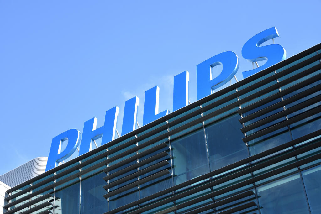 Philips,Logo,On,The,Facade,Of,Philips,Polska,Building.,Warsaw,