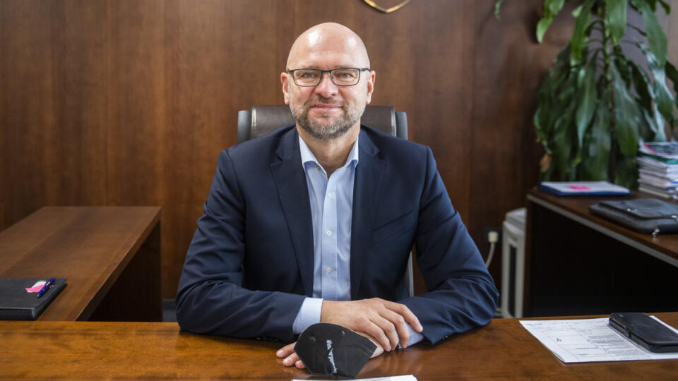 Na snímke minister hospodárstva SR a prvý podpredseda vlády pre ekonomiku SR Richard Sulík (SaS) počas rozhovoru pre Tlačovú agentúru Slovenskej republiky (TASR) v Bratislave 23. decembra 2021. FOTO TASR - Jaroslav Novák