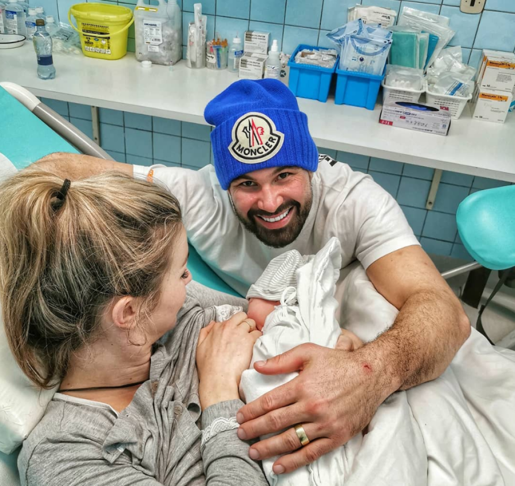Najčerstvejším rodičom v slovenskom športe je bojovník Attila Végh, ktorý sa 7. januára dočkal synčeka Attilu juniora.