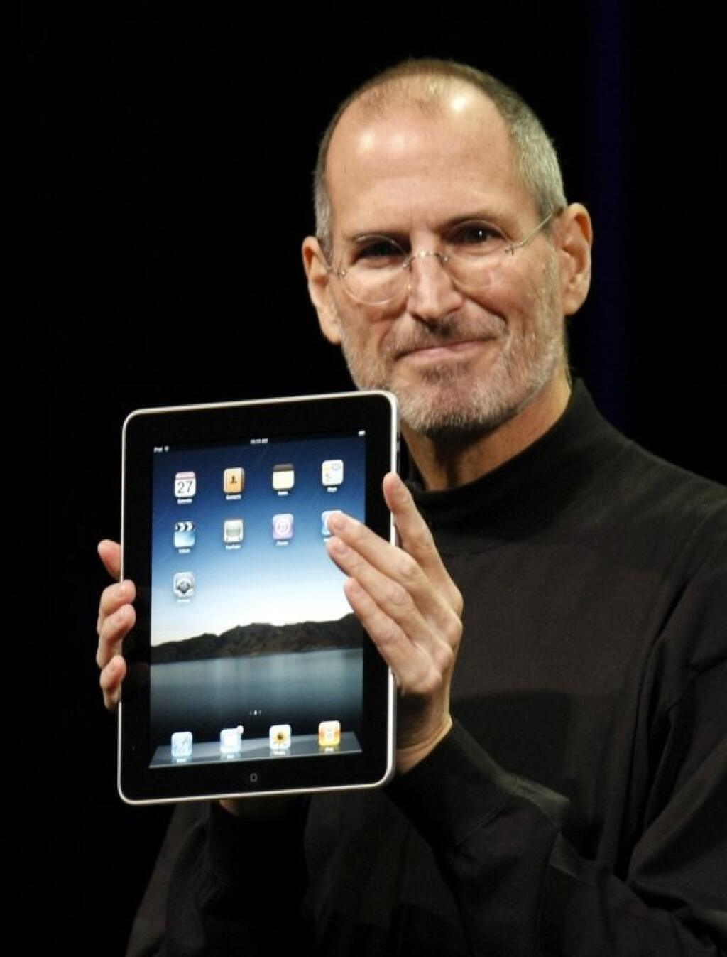 Steve Jobs ukazuje iPad