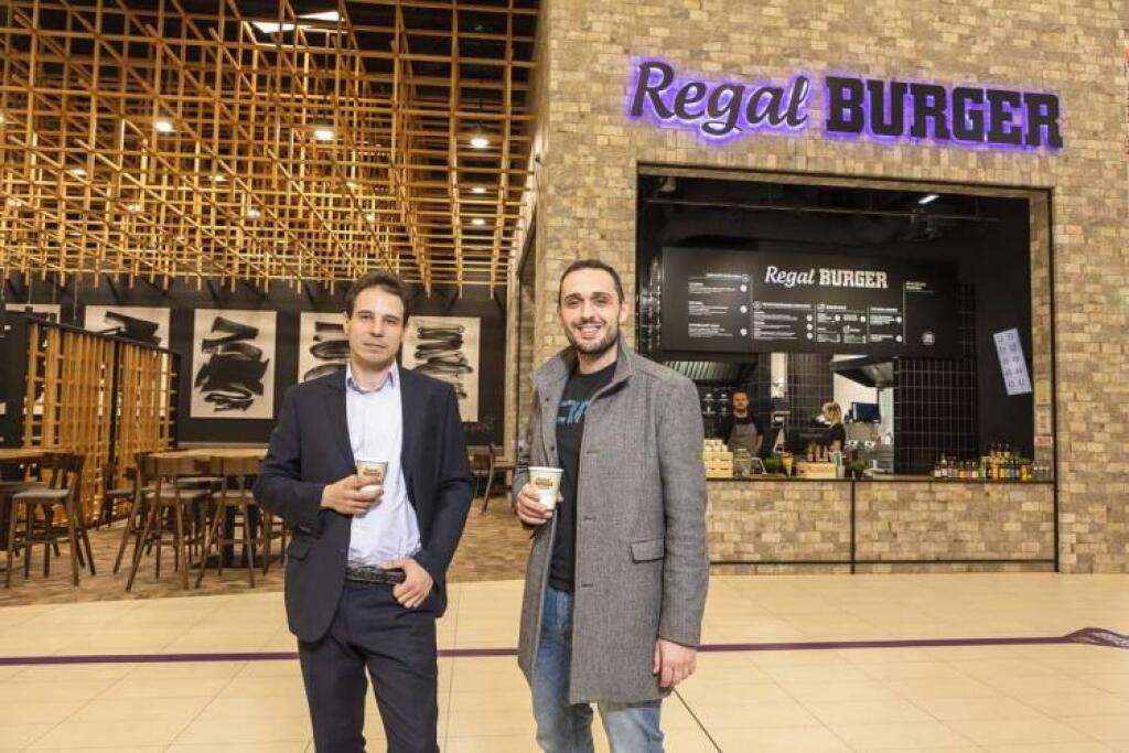 Šéf Regal Burger: Študentov vieme vyškoliť rýchlejšie, než preučiť starého kuchára