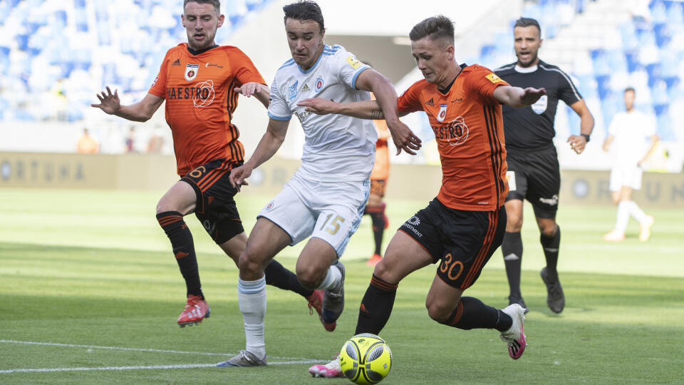 Sledujte spoločne s nami zápas 1. kola Fortuna ligy medzi MFK Ružomberok a AS Trenčín, ktorý začína o 19:00.