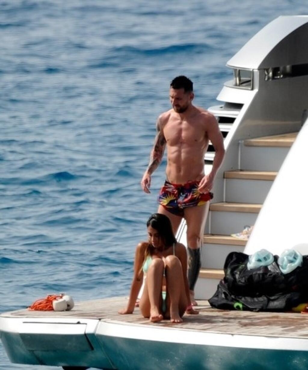 Lionel Messi and wife Antonela Roccuzzo spotted on a yacht in Ibiza