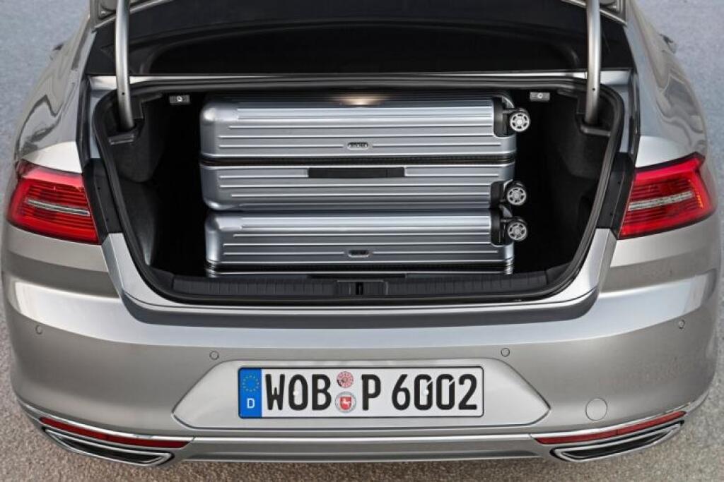 TREND test Peugeot 508 GT 2,2 HDI vs. VW Passat 2,0 TDI Highline