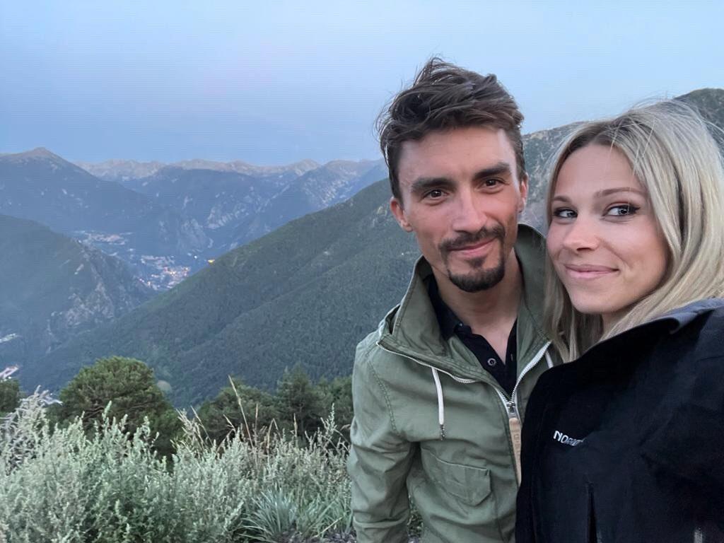 Julian Alaphilippe a Marion Rousseová tvoria pár už takmer dva roky, pričom plodom ich lásky je vysnívaný synček Nino, ktorý sa narodil v júni tohto roku.